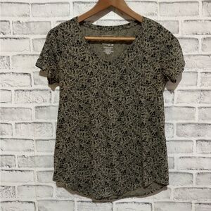 Women’s Sonoma green with black floral print v-neck short sleeve t-shirt XS